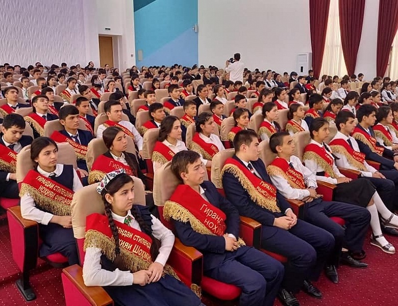 Проведение городской встречи стипендиатов президентской стипендии и мэра Душанбе