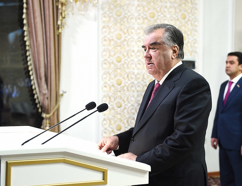 Речь в «Наврузгохе» города Душанбе в честь 30-летия Государственной независимости