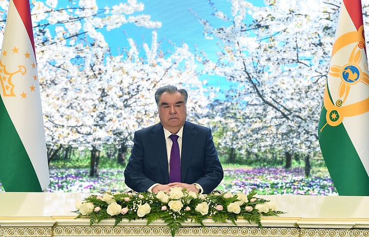 Поздравительное послание Лидера нации, Президента Республики Таджикистан уважаемого Эмомали Рахмона по случаю Дня матери