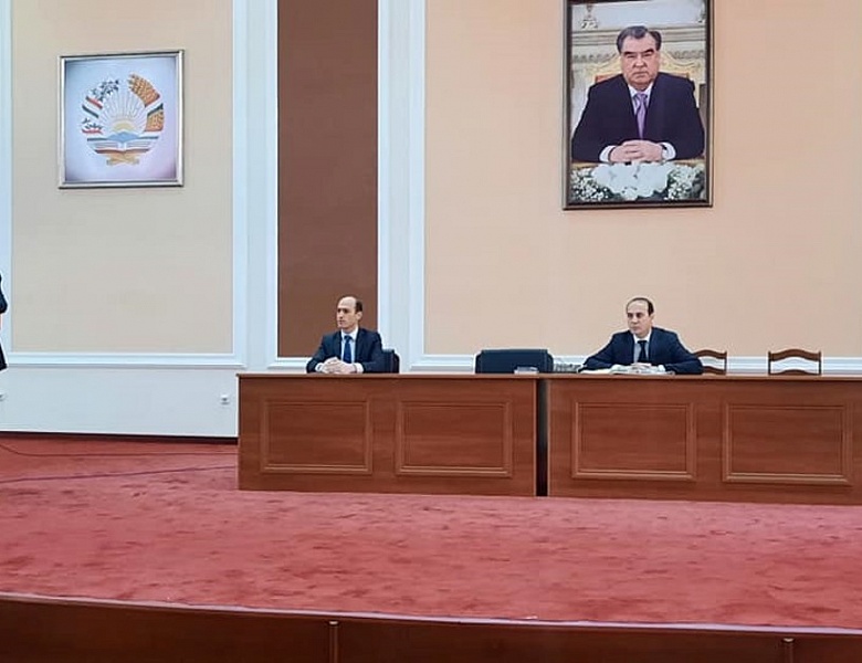 Встреча представителей Таджикского национального университета с выпускниками Президентского лицея-интерната