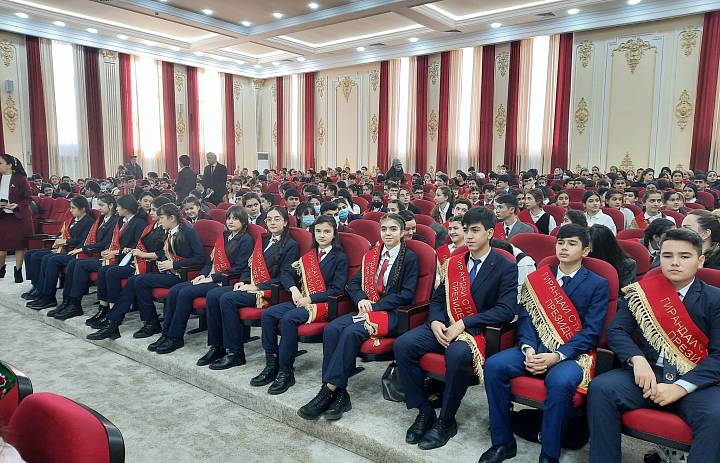 Ҳамоиши гирандагони стипендияи Президенти Ҷумҳурии Тоҷикистон дар шаҳри Душанбе оғоз гардид.